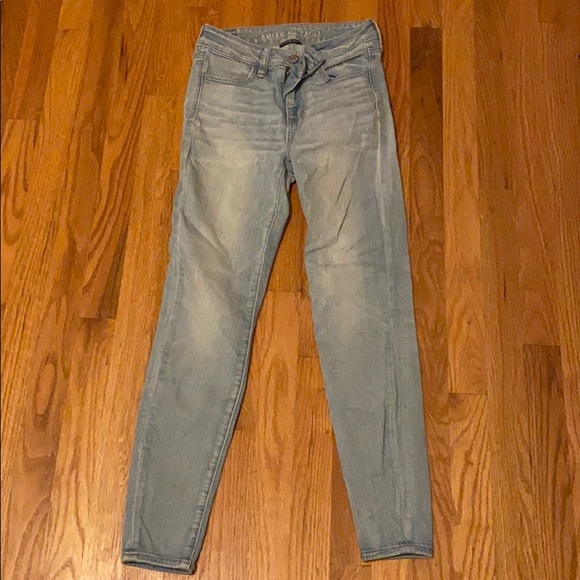 Denim - American eagle light wash jeggings, short